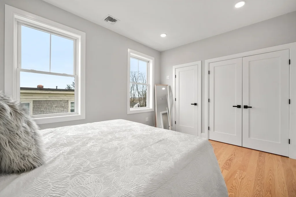 3 bed, 2 bath apartment for rent at 60 Fuller St Unit 5, Dorchester — photo 20 of 32