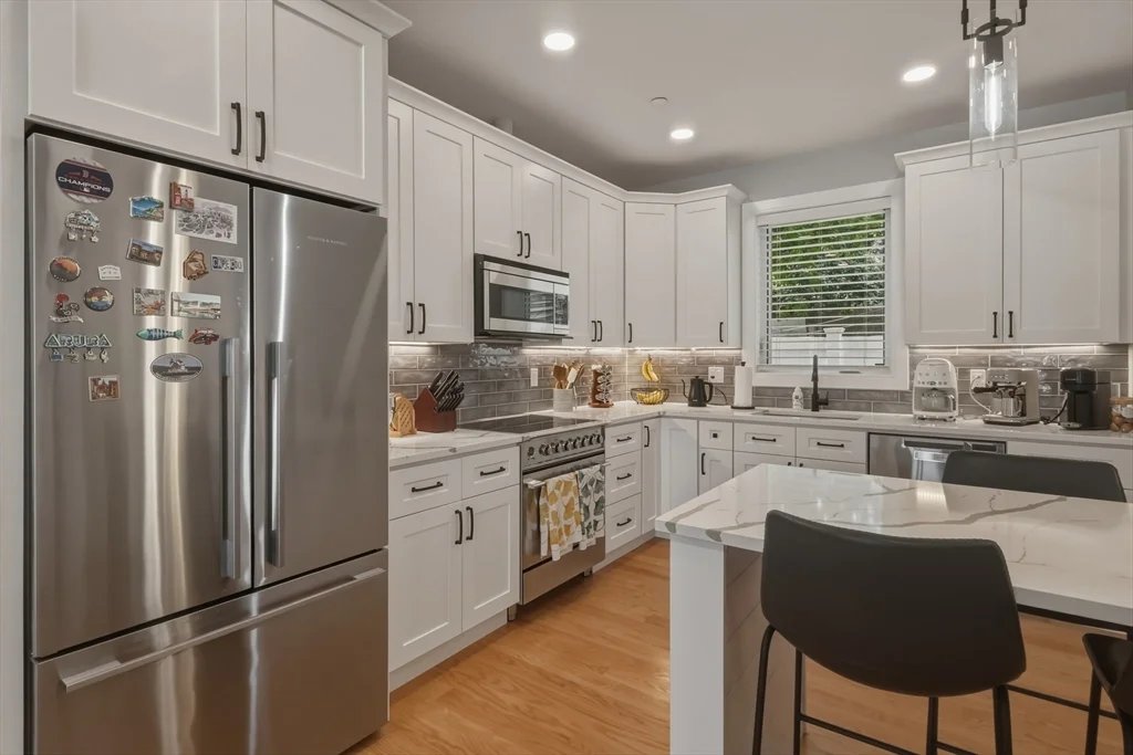 3 bed, 2 bath apartment for rent at 60 Fuller Unit 2, Dorchester — photo 2 of 22