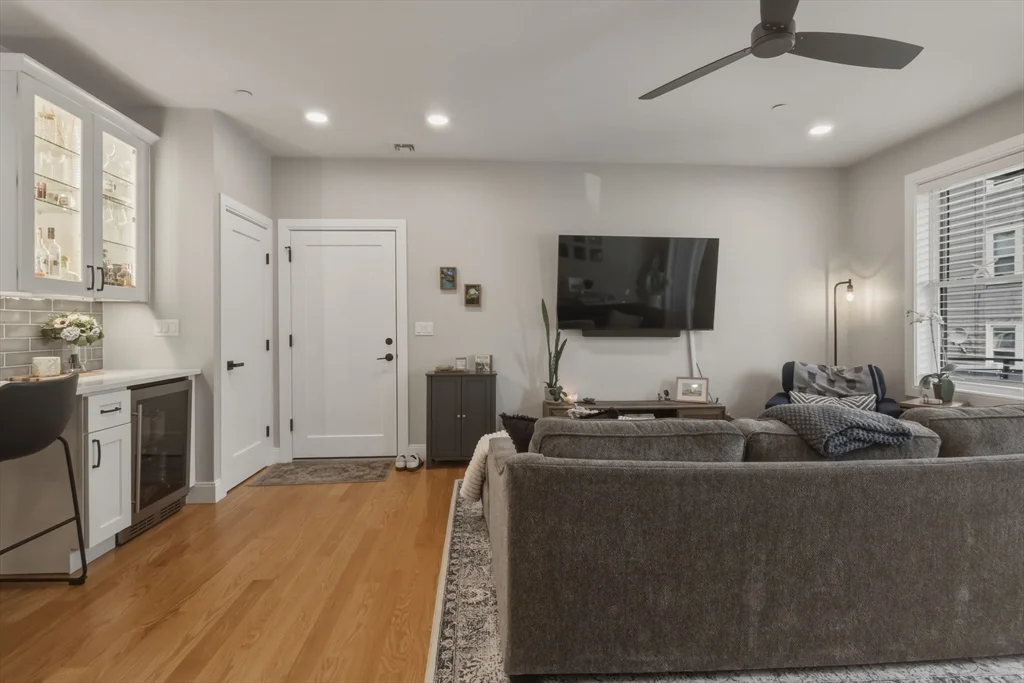 3 bed, 2 bath apartment for rent at 60 Fuller Unit 2, Dorchester — photo 7 of 22