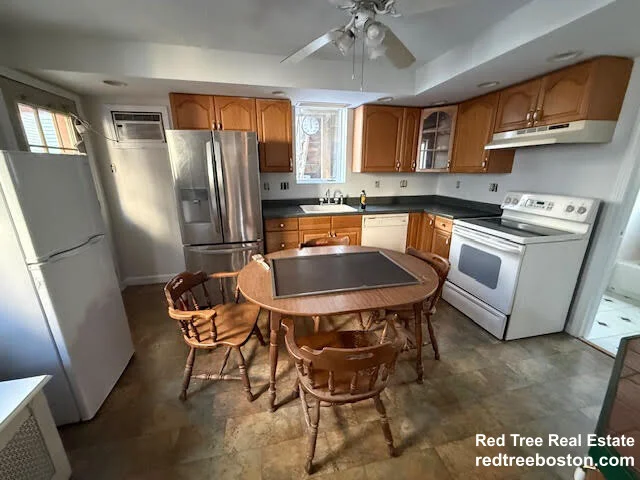 3 bed, 2 bath apartment for rent at 60 Haines St Unit 1, Medford — photo 2 of 10