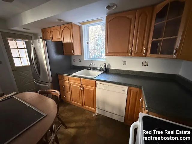 3 bed, 2 bath apartment for rent at 60 Haines St Unit 1, Medford