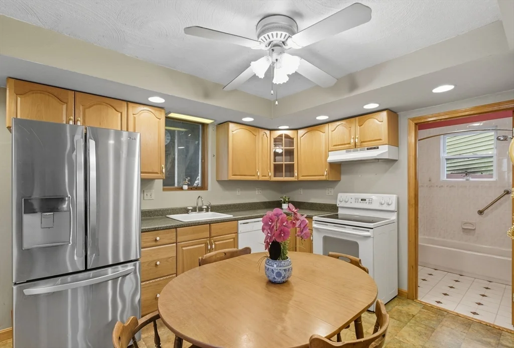3 bed, 2 bath apartment for rent at 60 Haines St Unit SF, Medford — photo 6 of 19