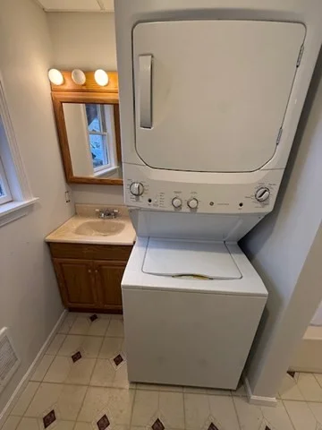 3 bed, 2 bath apartment for rent at 60 Haines St Unit SF, Medford — photo 12 of 19