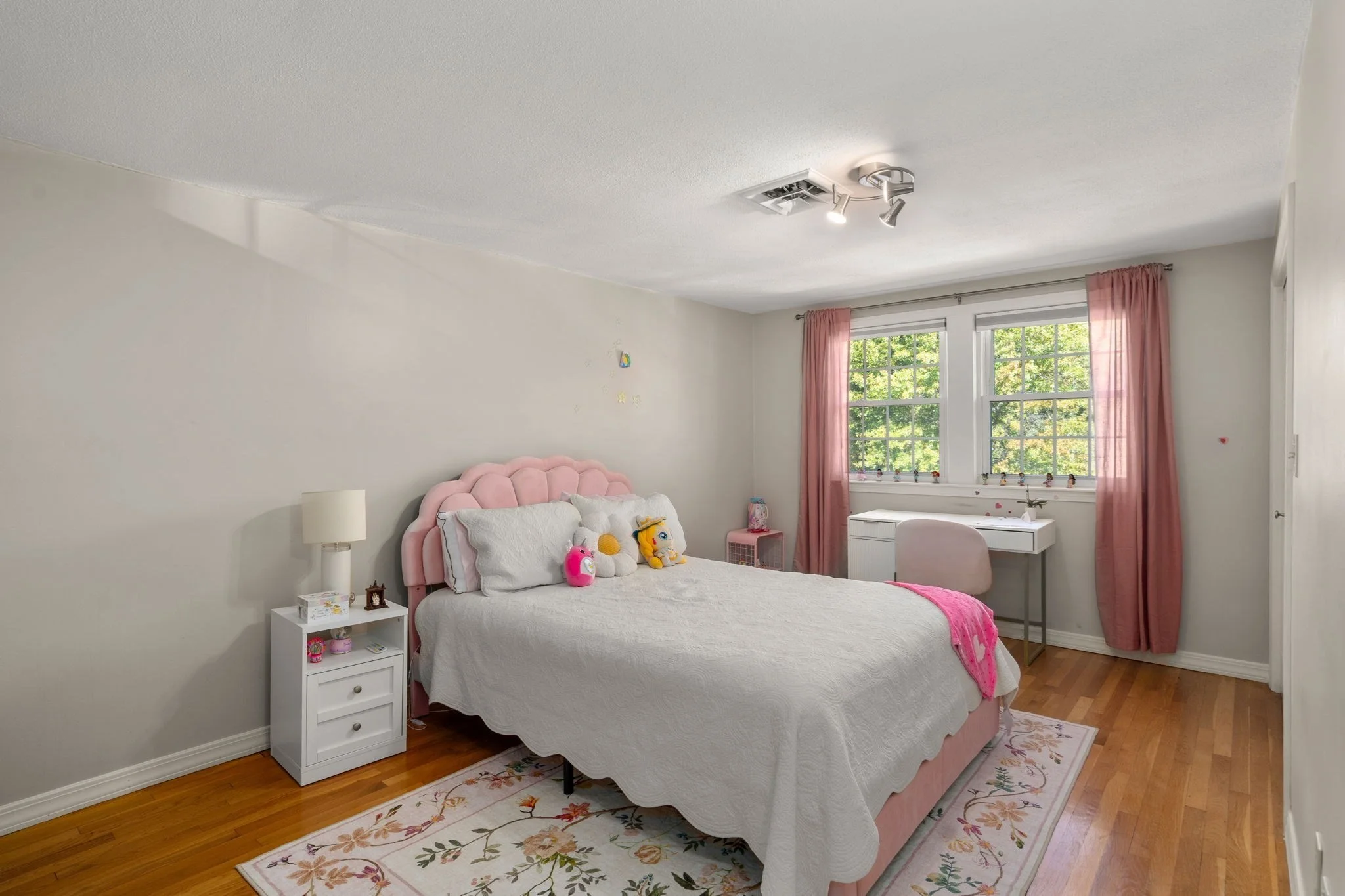 3 bed, 2 bath apartment for rent at 60 Hammond Pond Pkwa Unit 60, Chestnut Hill — photo 11 of 23