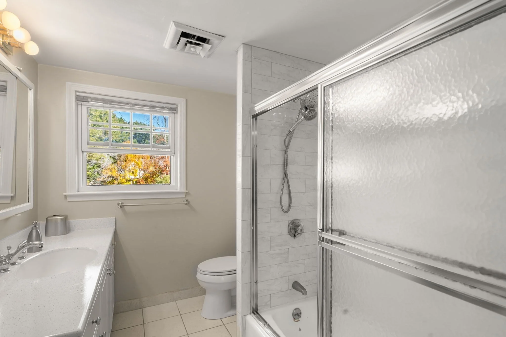 3 bed, 2 bath apartment for rent at 60 Hammond Pond Pkwa Unit 60, Chestnut Hill — photo 13 of 23