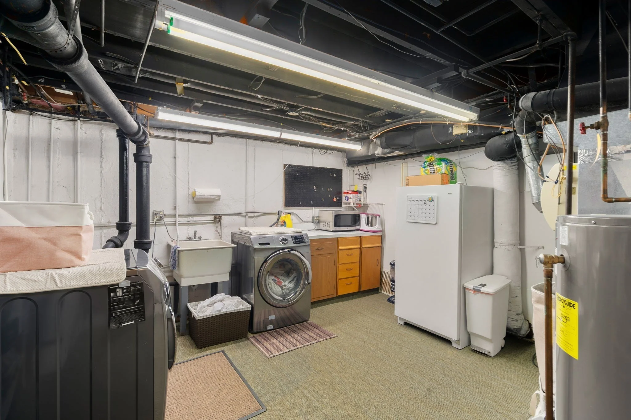 3 bed, 2 bath apartment for rent at 60 Hammond Pond Pkwa Unit 60, Chestnut Hill — photo 17 of 23