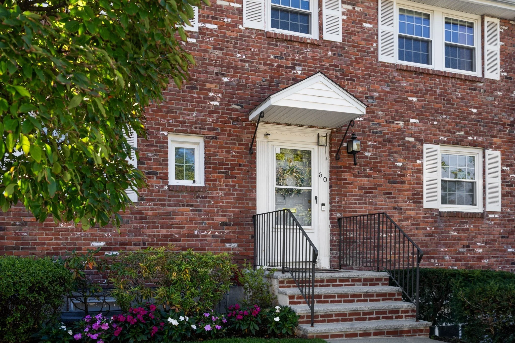 3 bed, 2 bath apartment for rent at 60 Hammond Pond Pkwa Unit 60, Chestnut Hill