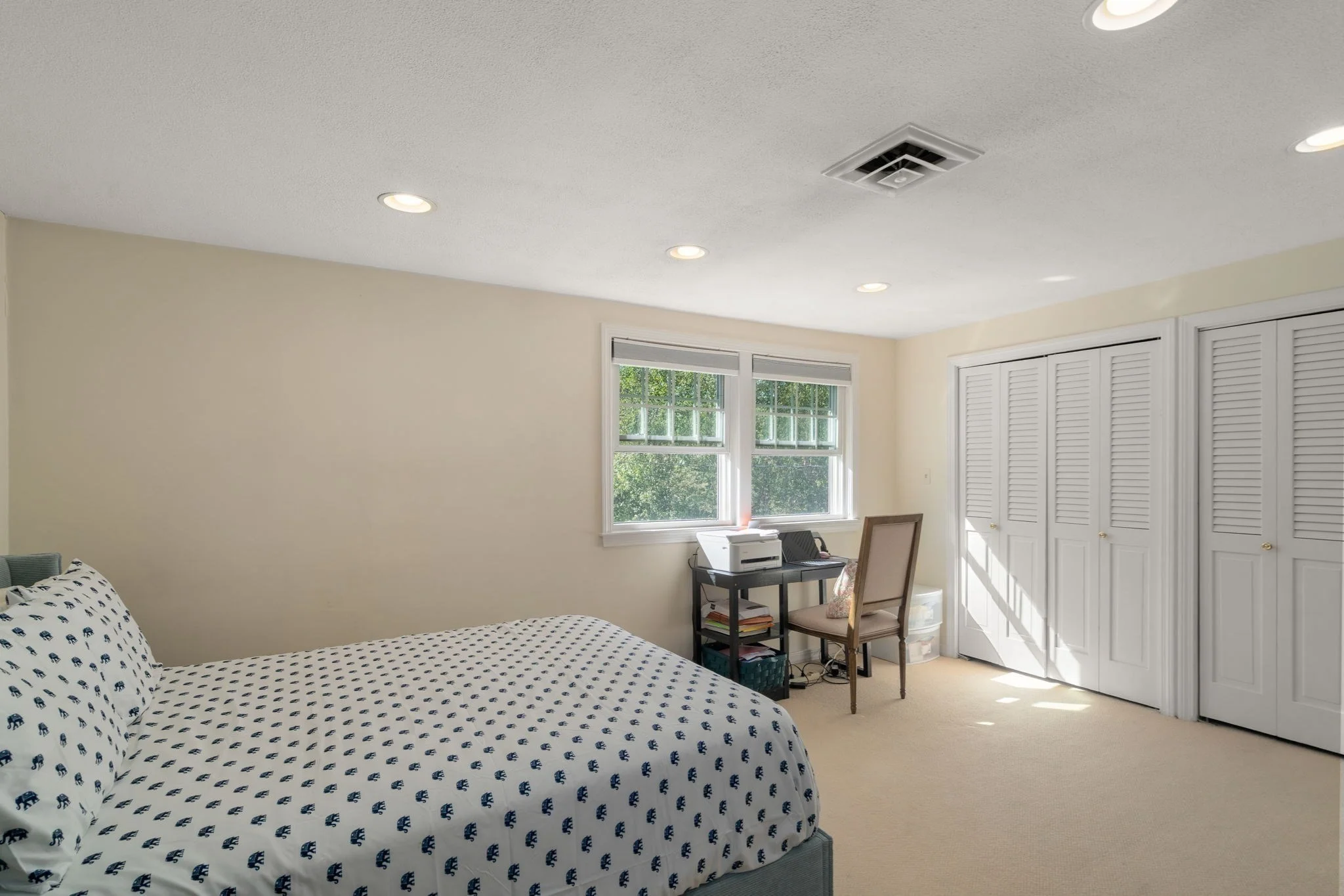 3 bed, 2 bath apartment for rent at 60 Hammond Pond Pkwa Unit 60, Chestnut Hill — photo 12 of 23