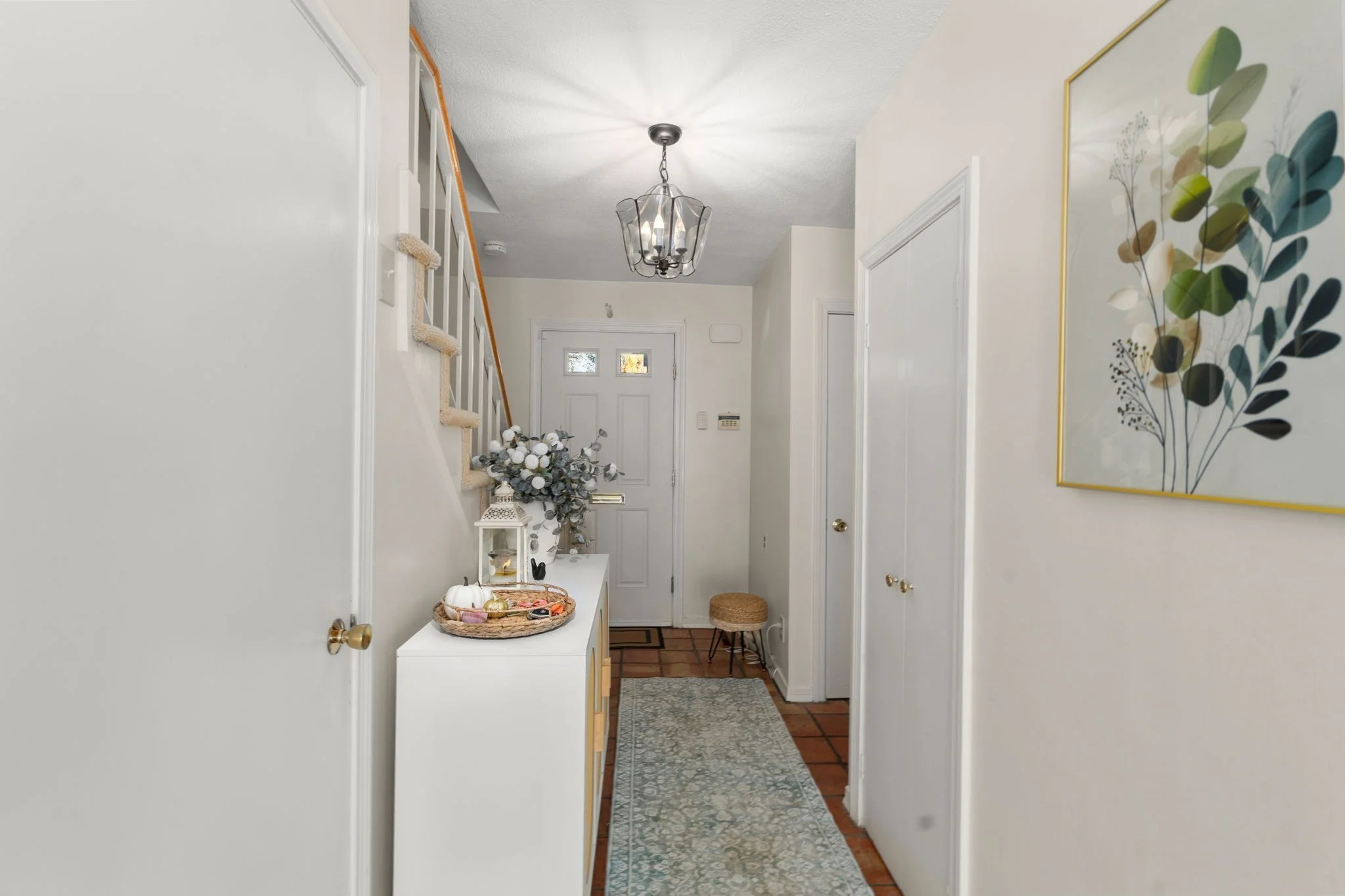 3 bed, 2 bath apartment for rent at 60 Hammond Pond Pkwa Unit 60, Chestnut Hill — photo 3 of 23