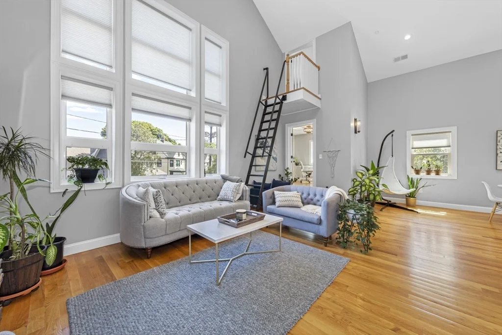1 bed, 1 bath apartment for rent at 60 Hermon St Unit 3, Winthrop — photo 6 of 12