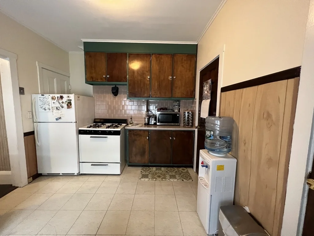 1 bed, 1 bath apartment for rent at 60 Hichborn St Unit 1, Brighton — photo 7 of 12