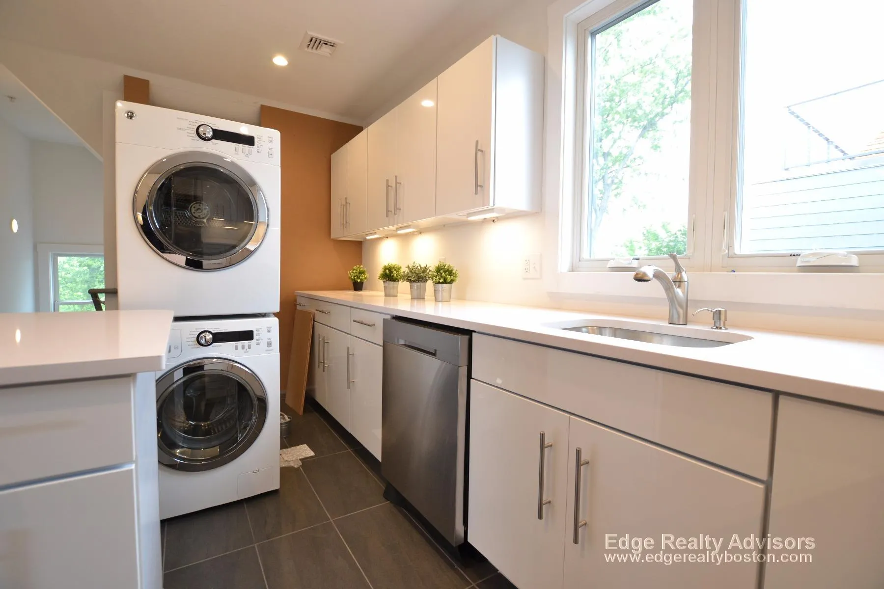 3 bed, 2 bath apartment for rent at 60 Hooker St Unit 3, Allston — photo 14 of 18