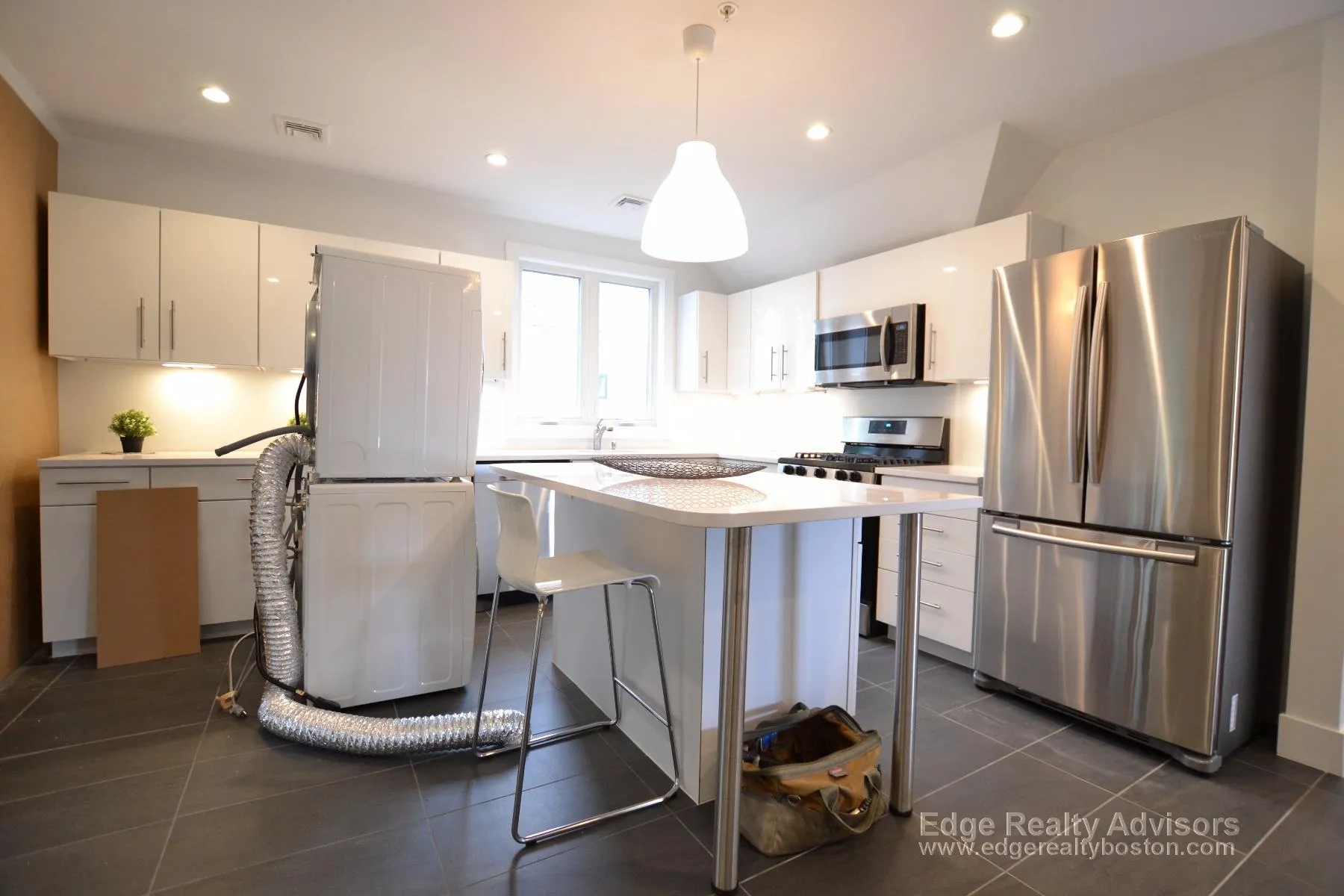 3 bed, 2 bath apartment for rent at 60 Hooker St Unit 3, Allston — photo 4 of 18