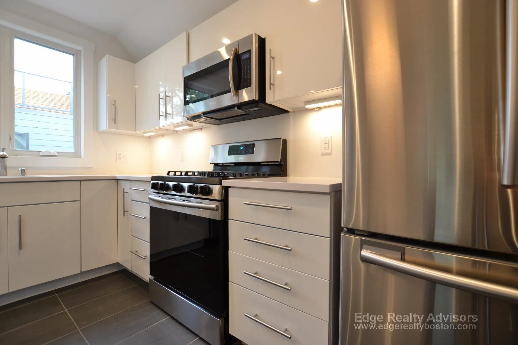 3 bed, 2 bath apartment for rent at 60 Hooker St Unit 3, Allston — photo 12 of 18