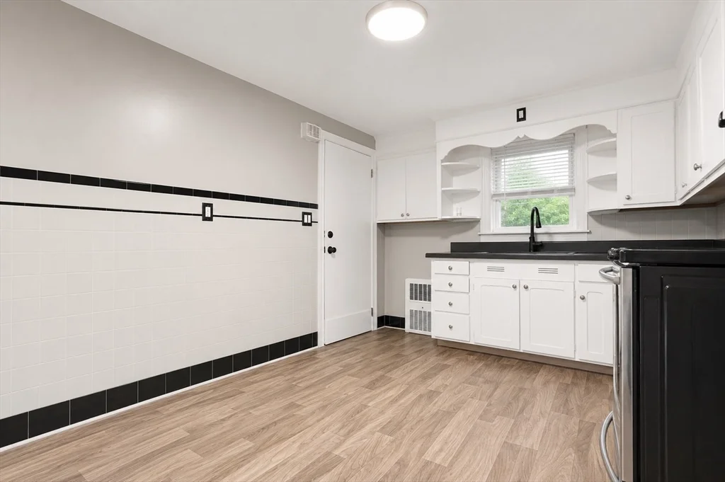 3 bed, 1 bath apartment for rent at 60 Howard St Unit 1, Leominster — photo 2 of 11