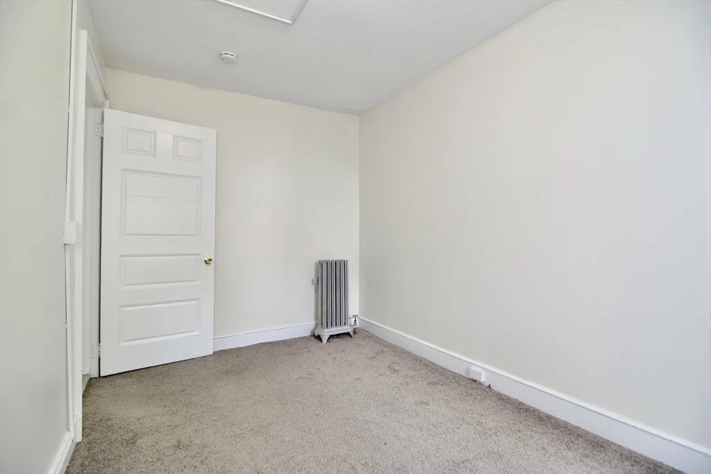 3 bed, 1 bath apartment for rent at 60 Howes St Unit 1, Springfield — photo 21 of 24