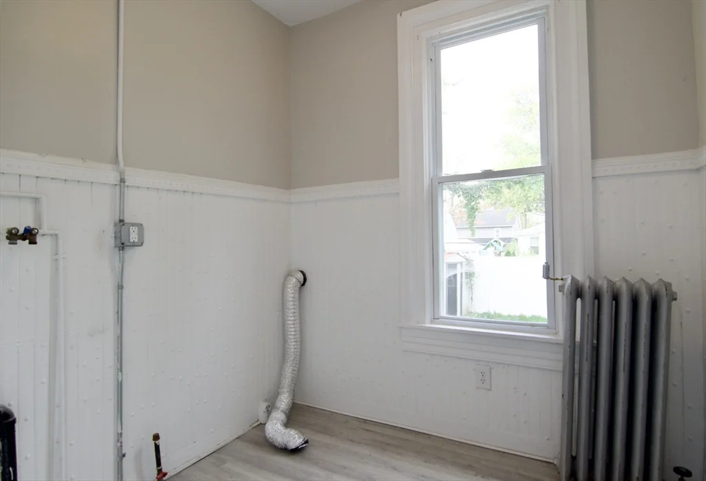 3 bed, 1 bath apartment for rent at 60 Howes St Unit 1, Springfield — photo 10 of 24