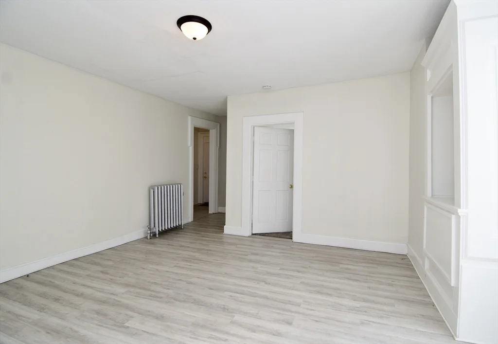 3 bed, 1 bath apartment for rent at 60 Howes St Unit 1, Springfield — photo 5 of 24