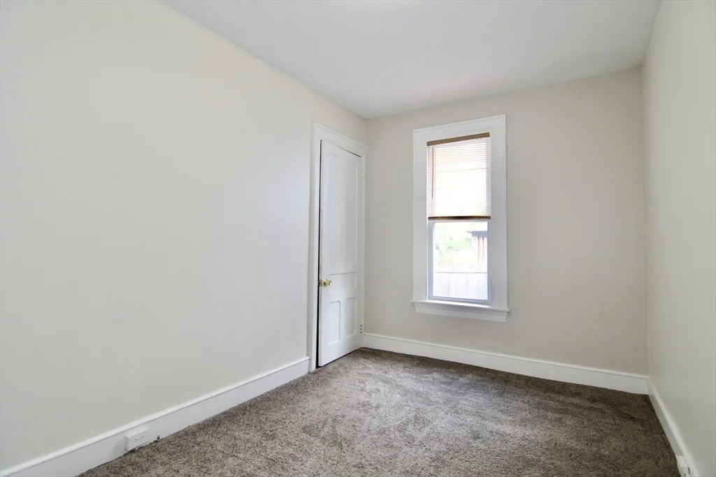 3 bed, 1 bath apartment for rent at 60 Howes St Unit 1, Springfield — photo 19 of 24