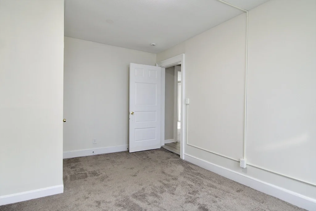 3 bed, 1 bath apartment for rent at 60 Howes St Unit 1, Springfield — photo 17 of 24