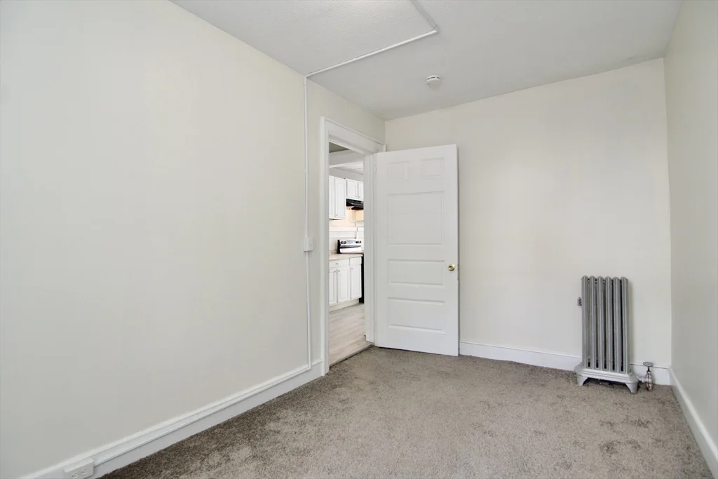 3 bed, 1 bath apartment for rent at 60 Howes St Unit 1, Springfield — photo 20 of 24