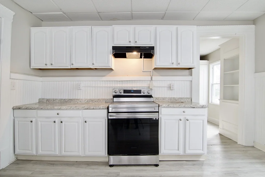 3 bed, 1 bath apartment for rent at 60 Howes St Unit 1, Springfield — photo 8 of 24