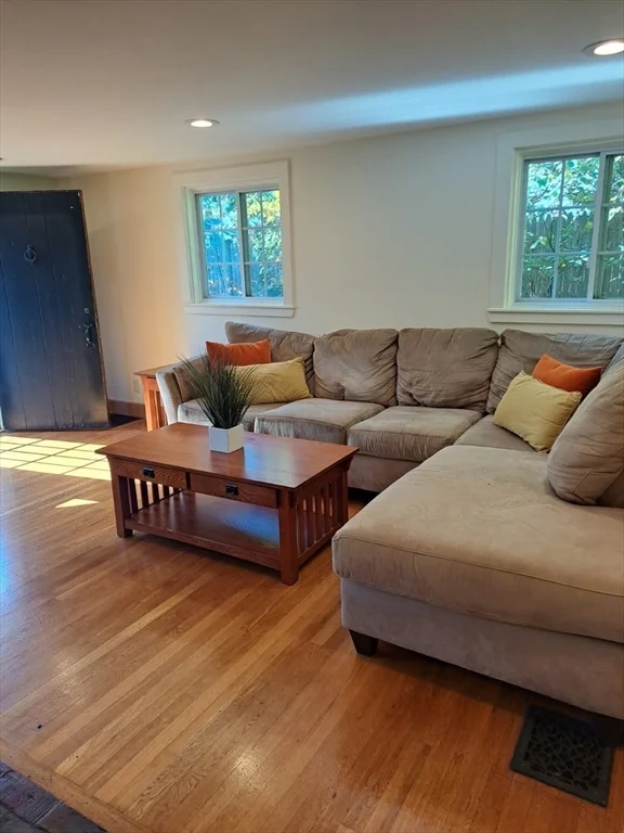 3 bed, 2 bath apartment for rent at 60 Irving St, West Medford — photo 5 of 18