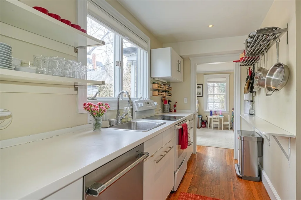 4 bed, 2 bath apartment for rent at 60 Kilburn Rd, Belmont — photo 14 of 42