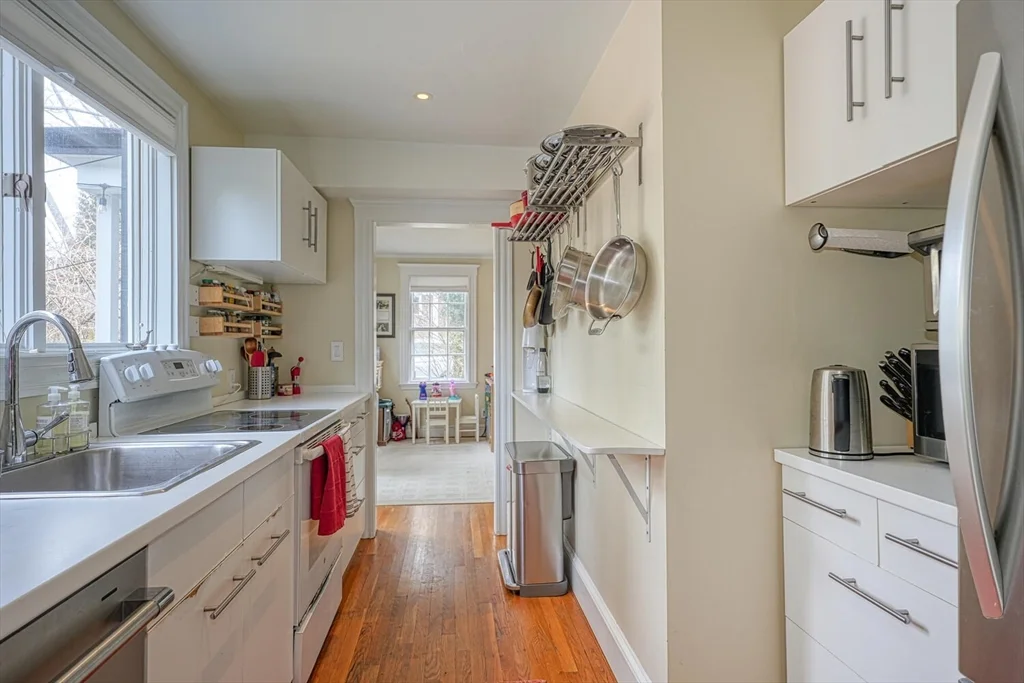 4 bed, 2 bath apartment for rent at 60 Kilburn Rd, Belmont — photo 16 of 42