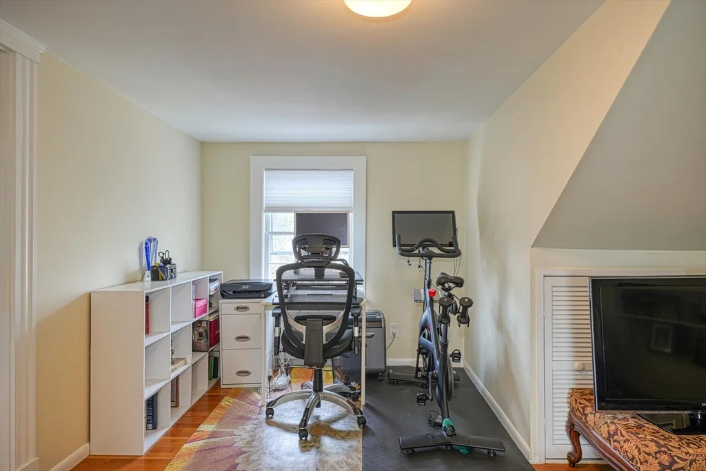 4 bed, 2 bath apartment for rent at 60 Kilburn Rd, Belmont — photo 29 of 42