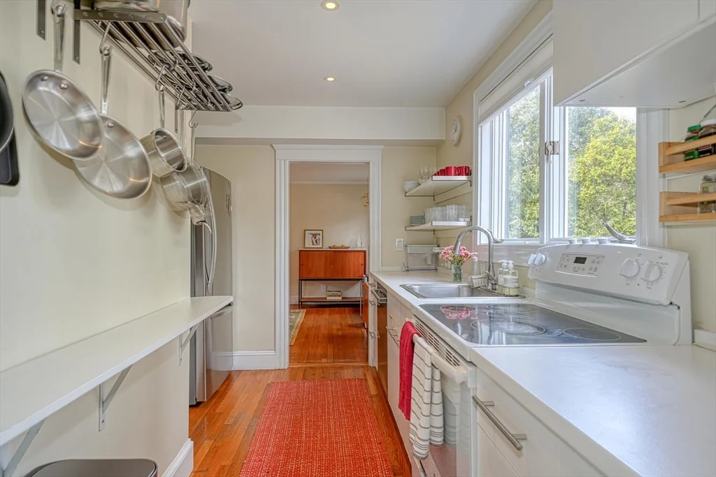 4 bed, 2 bath apartment for rent at 60 Kilburn Rd, Belmont — photo 15 of 42
