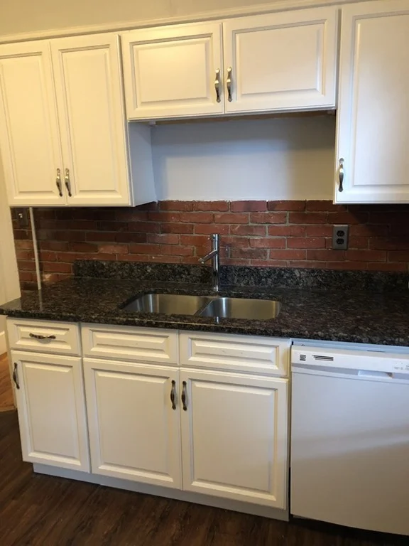 4 bed, 2 bath apartment for rent at 60 Kilsyth Rd Unit 1, Brookline — photo 5 of 11
