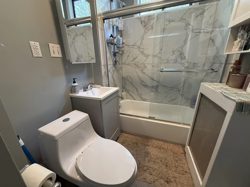 4 bed, 2 bath apartment for rent at 60 Kilsyth Rd Unit 1, Brookline — photo 10 of 11