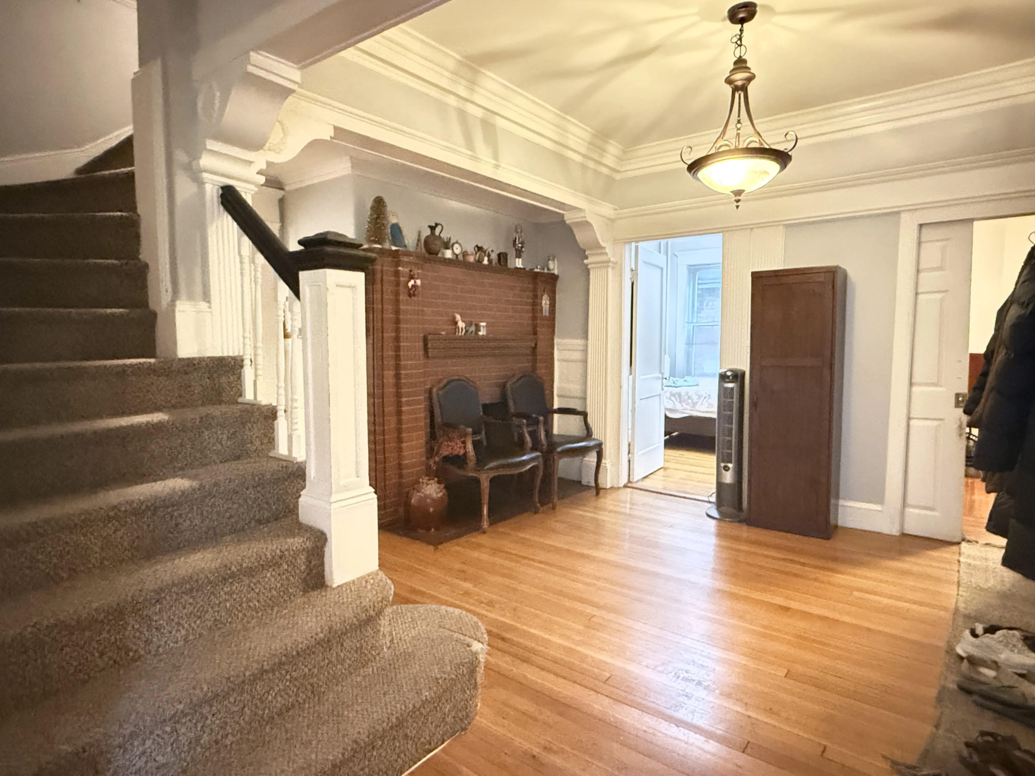 4 bed, 2 bath apartment for rent at 60 Kilsyth Rd Unit 11, Brookline — photo 2 of 15