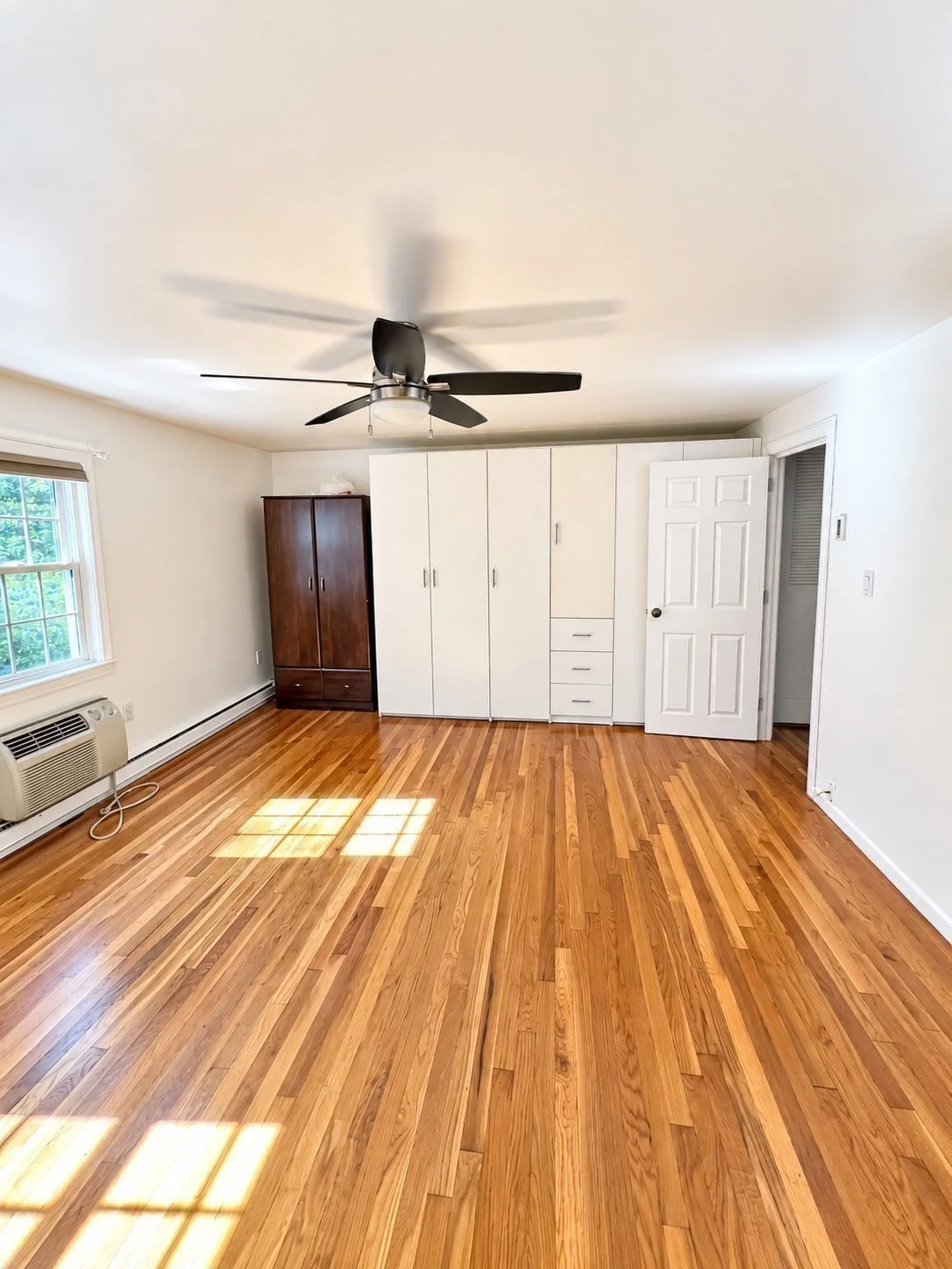2 bed, 2 bath apartment for rent at 60 Lake St Unit J, Winchester — photo 14 of 28