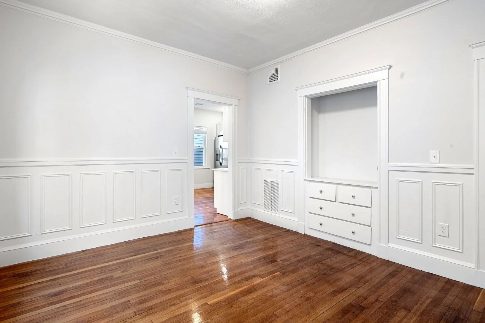 4 bed, 2 bath apartment for rent at 60 Lithgow St Unit 1, Dorchester — photo 3 of 20
