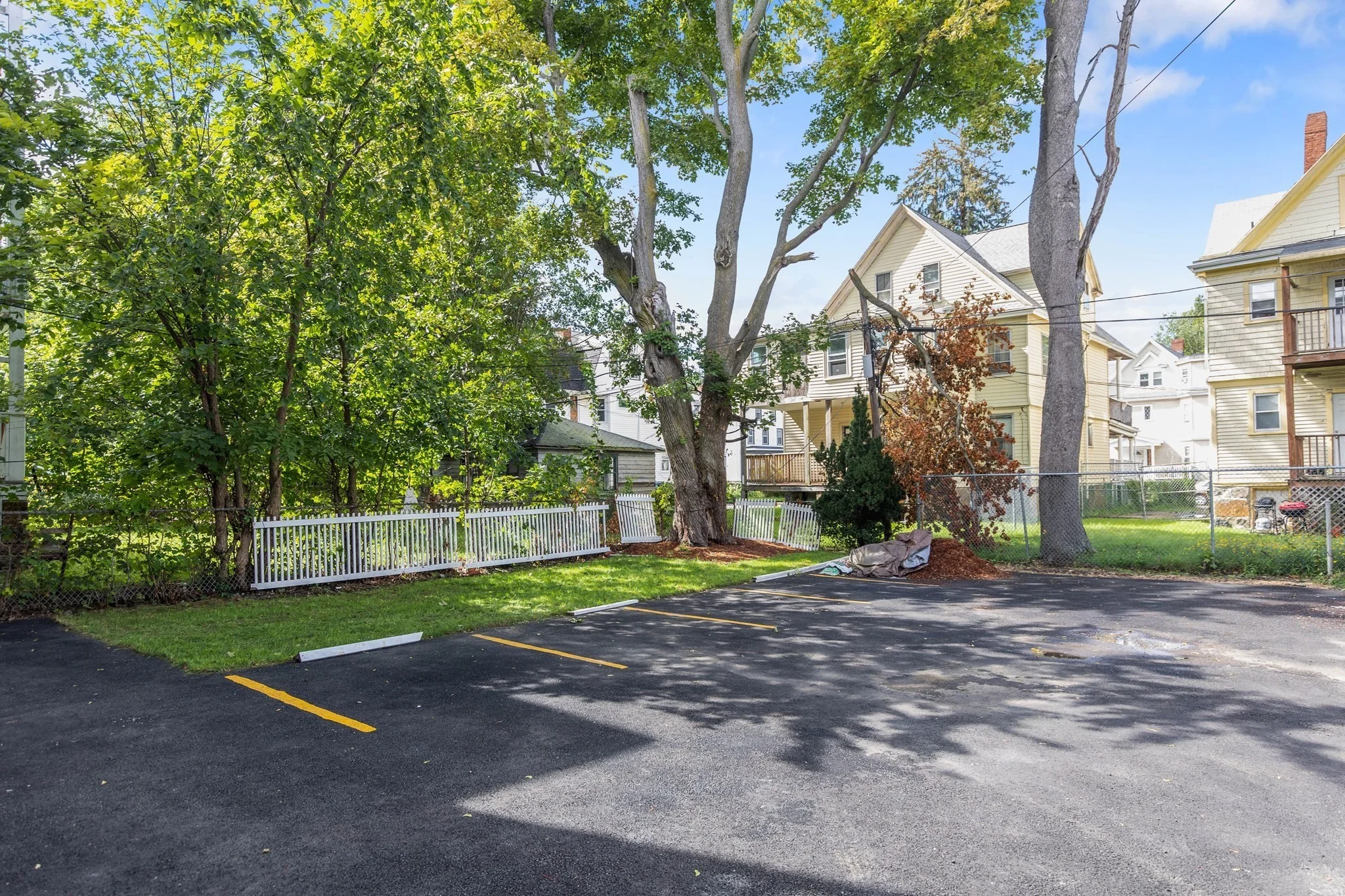 4 bed, 2 bath apartment for rent at 60 Lithgow St Unit 1, Dorchester — photo 18 of 20