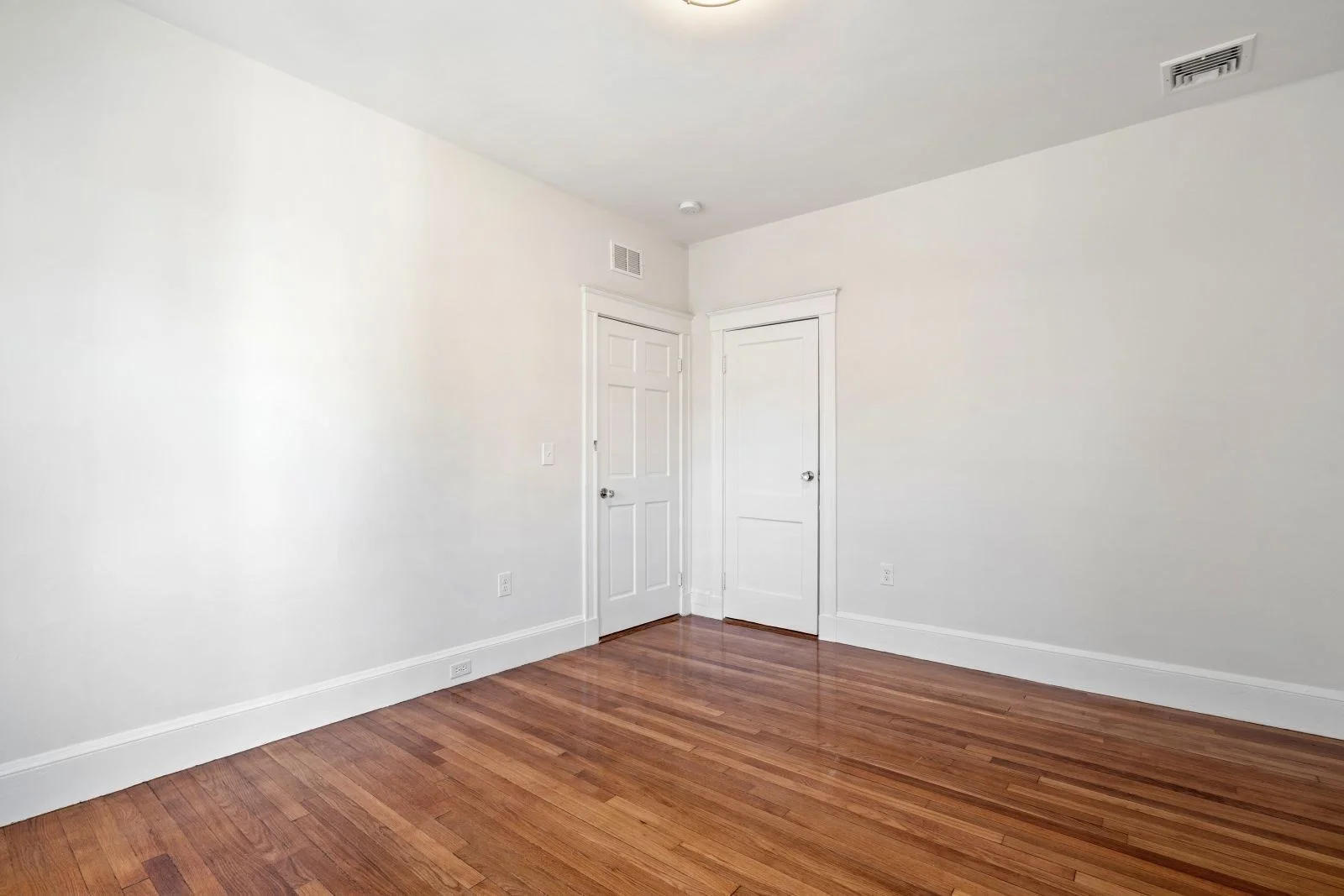 4 bed, 2 bath apartment for rent at 60 Lithgow St Unit 1, Dorchester — photo 15 of 20