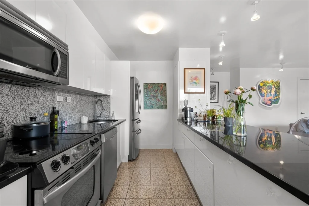 1 bed, 1 bath apartment for rent at 60 Longwood Ave Unit 707, Longwood — photo 10 of 20