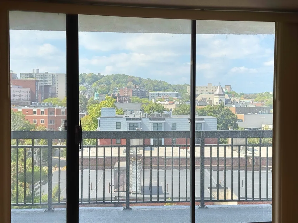 1 bed, 1 bath apartment for rent at 60 Longwood Ave Unit 802, Coolidge Corner — photo 2 of 16