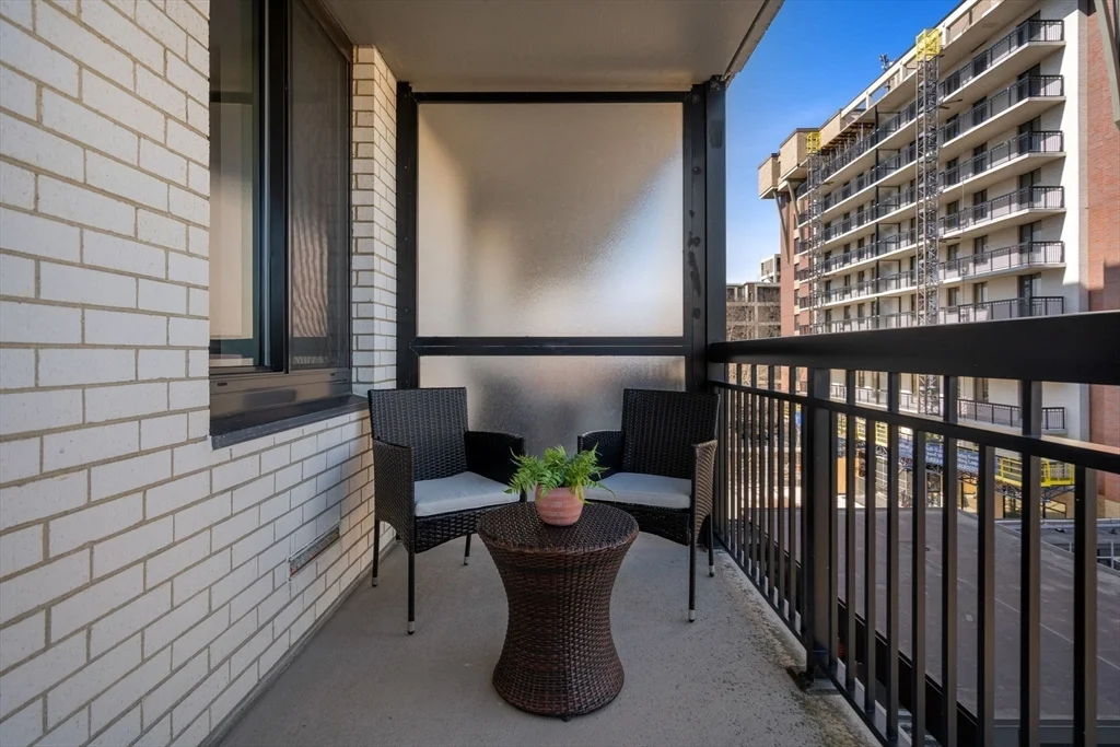 Studio bed, 1 bath apartment for rent at 60 Longwood Ave Unit 806, Coolidge Corner — photo 5 of 7