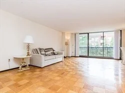Studio bed, 1 bath apartment for rent at 60 Longwood Ave Unit 806, Coolidge Corner — photo 2 of 7
