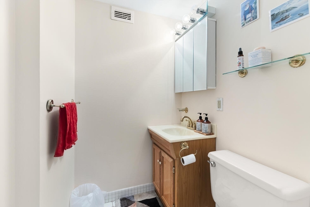 1 bed, 1 bath apartment for rent at 60 Longwood Ave Unit 902, Coolidge Corner — photo 5 of 10