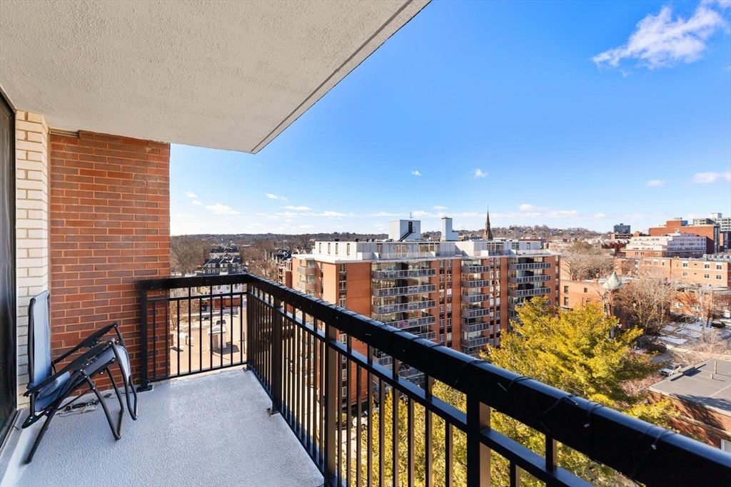 1 bed, 1 bath apartment for rent at 60 Longwood Ave Unit 902, Coolidge Corner — photo 9 of 10