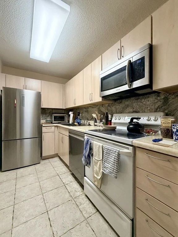 1 bed, 1 bath apartment for rent at 60 Longwood Unit 605, Coolidge Corner — photo 2 of 8