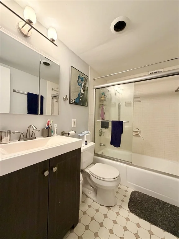 1 bed, 1 bath apartment for rent at 60 Longwood Unit 605, Coolidge Corner — photo 6 of 8