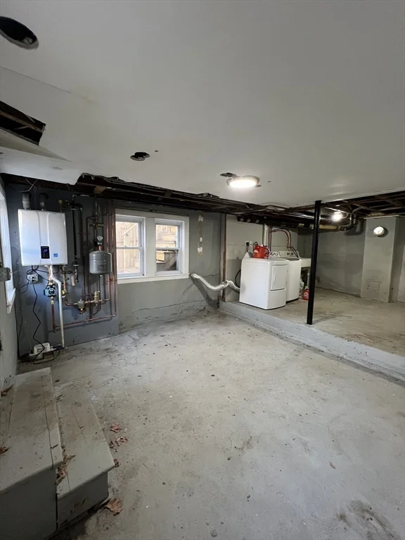 3 bed, 1 bath apartment for rent at 60 Middle St Unit 1, Leominster — photo 19 of 21
