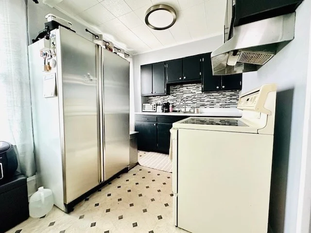 3 bed, 1 bath apartment for rent at 60 Murray St Unit 3, Fall River — photo 11 of 18