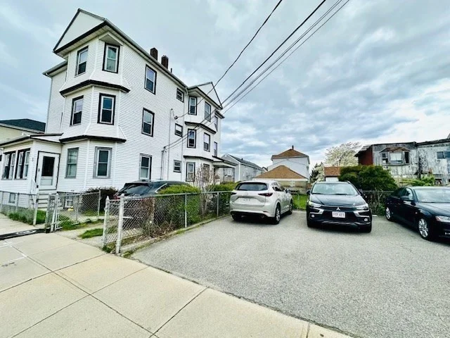3 bed, 1 bath apartment for rent at 60 Murray St Unit 3, Fall River — photo 17 of 18