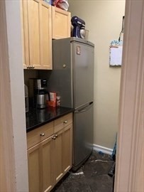 2 bed, 1 bath apartment for rent at 60 Myrtle St Unit 4, Beacon Hill — photo 3 of 11